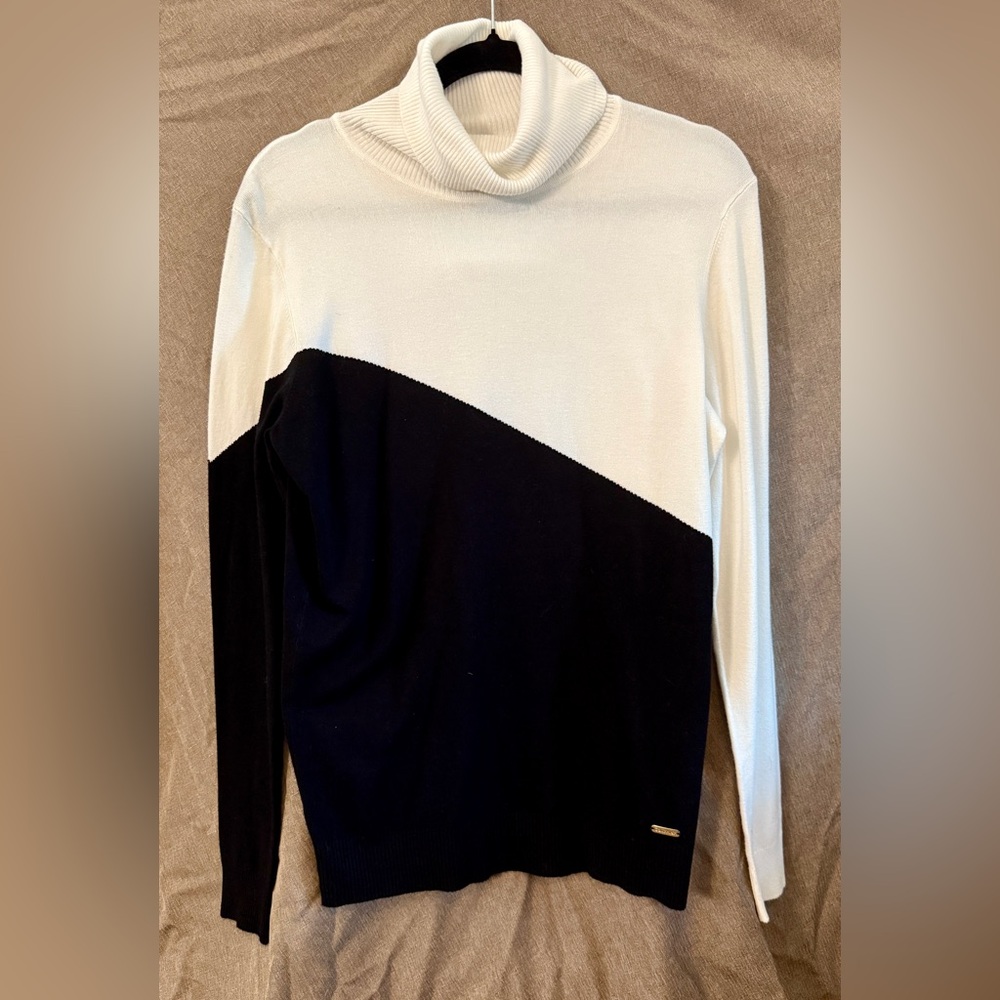 New! Never worn Black and White Calvin Klein Turtleneck Sweater